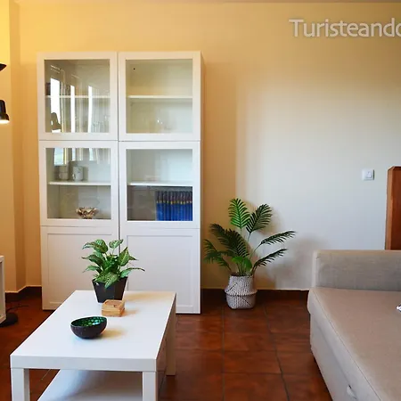 Apartment Duplex El Mochuelo: Vistas Al Casco Historico, Mucha Luz Y Plaza De Aparcamiento San Vicente De La Barquera